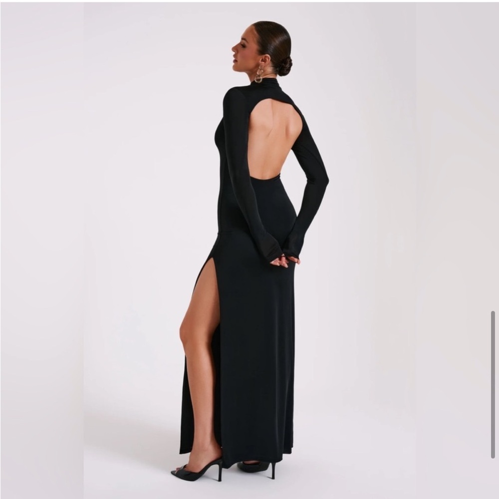 Meshki Slinky High Neck Maxi Dress - Black
Size S Never worn